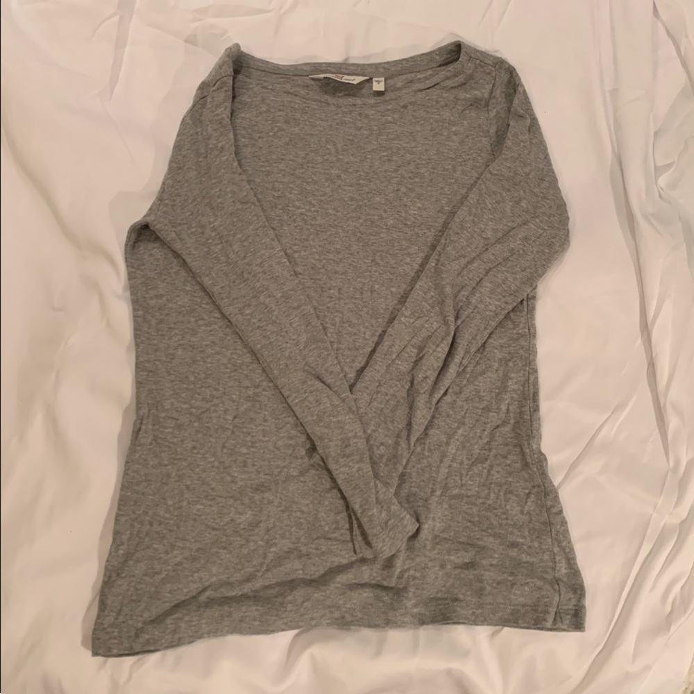 vineyard vines gray sleeved shirt